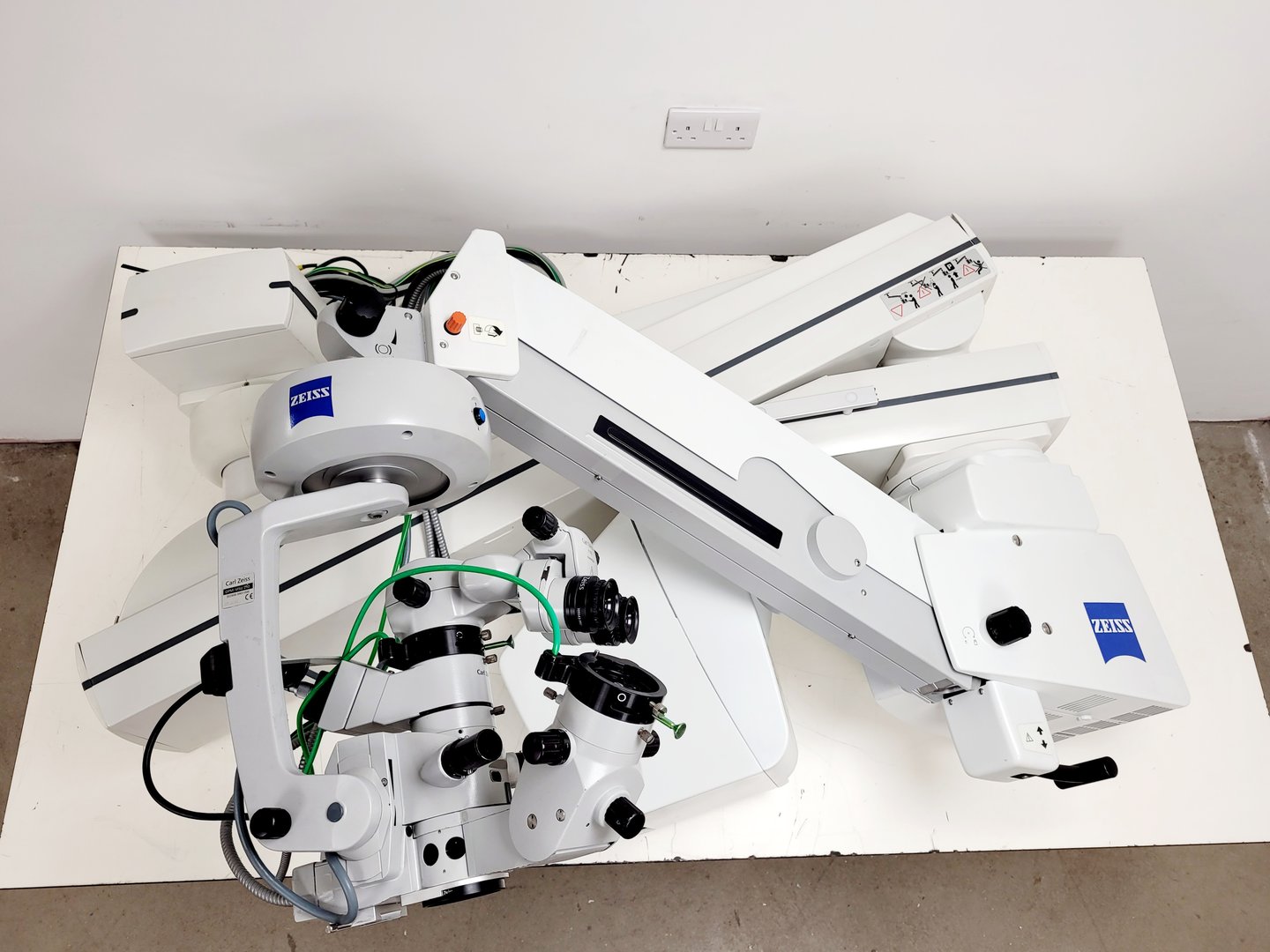 Image of Carl Zeiss OPMI VISU 210 S8 Surgical Microscope Lab