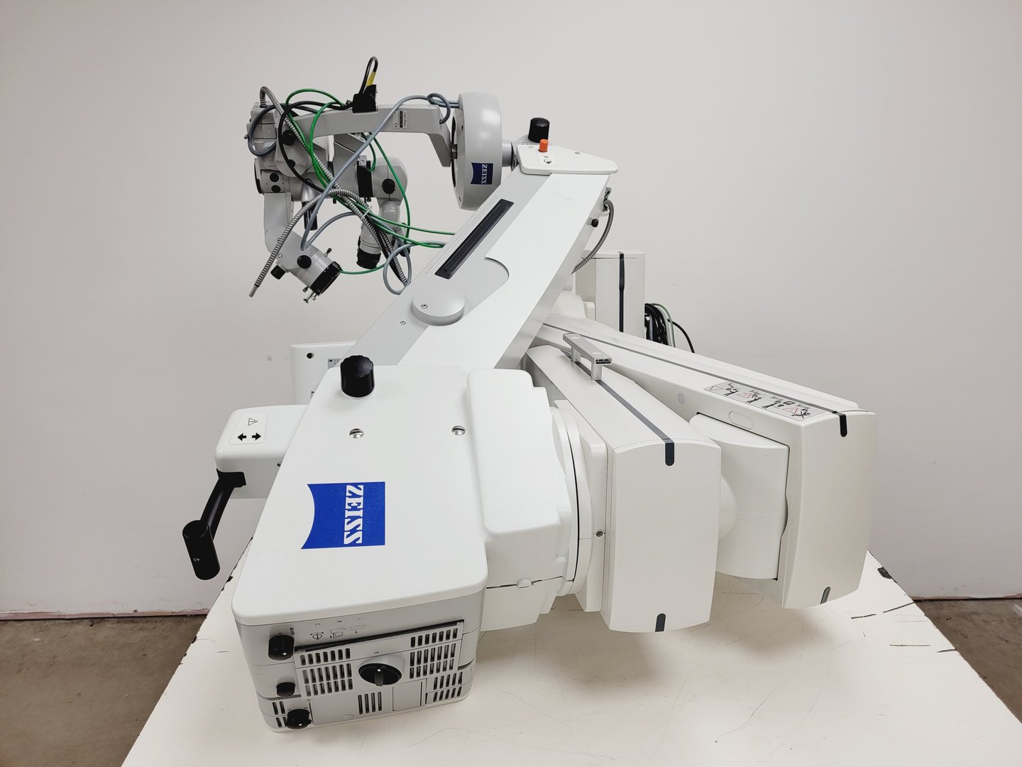 Image of Carl Zeiss OPMI VISU 210 S8 Surgical Microscope Lab