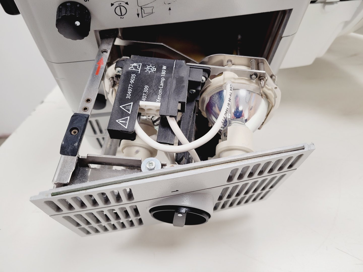 Image of Carl Zeiss OPMI VISU 210 S8 Surgical Microscope Lab