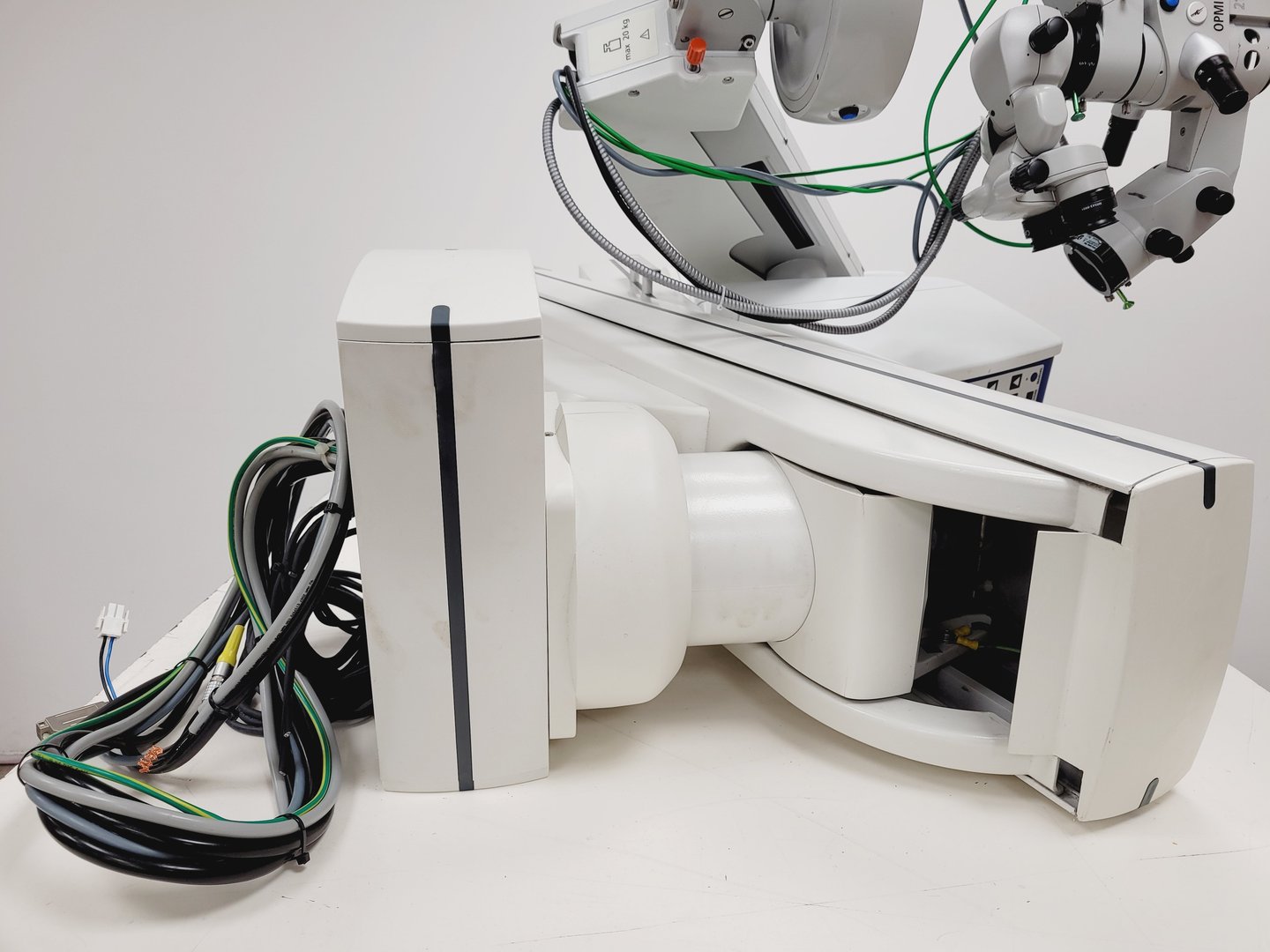 Image of Carl Zeiss OPMI VISU 210 S8 Surgical Microscope Lab