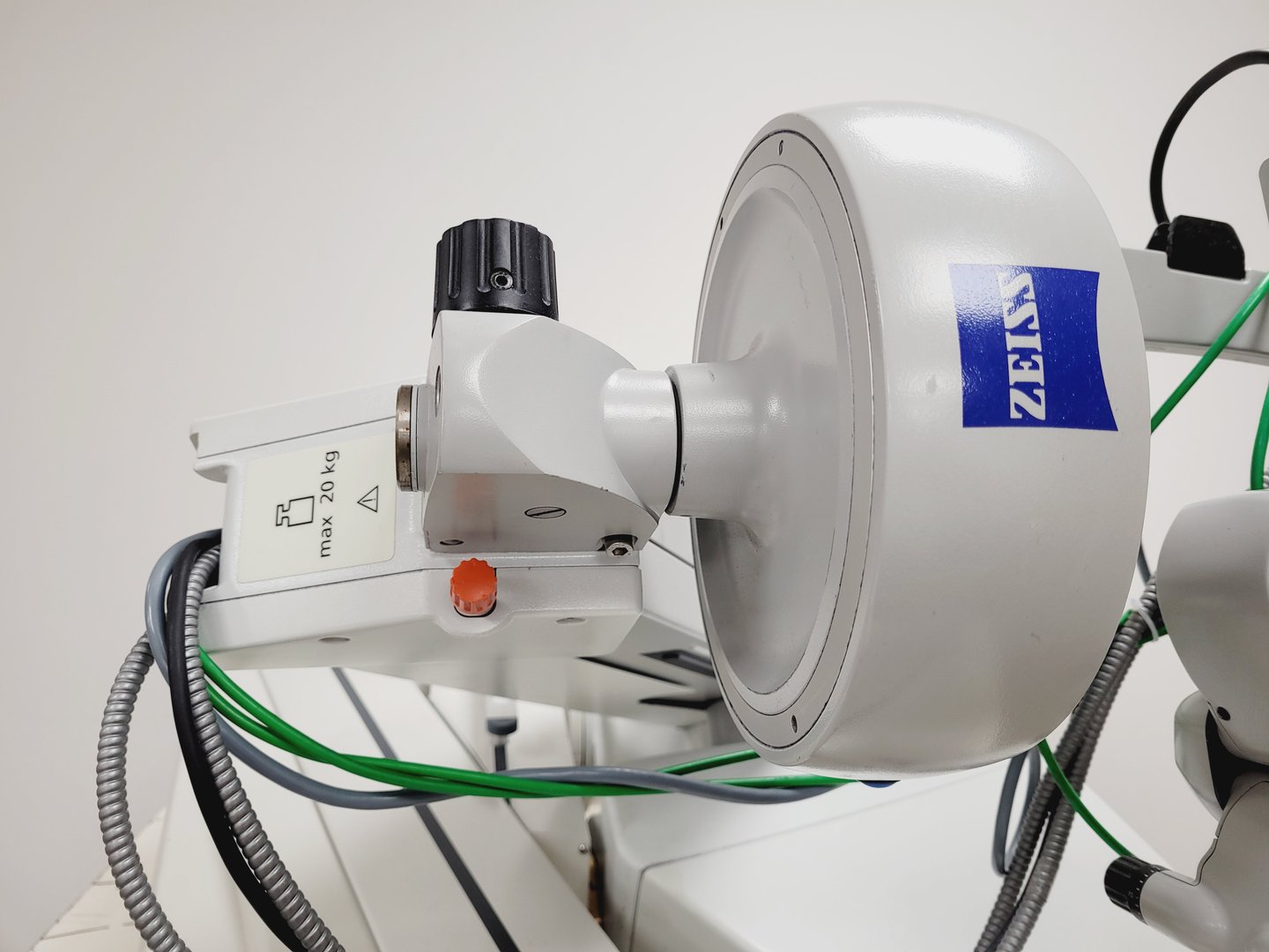 Image of Carl Zeiss OPMI VISU 210 S8 Surgical Microscope Lab