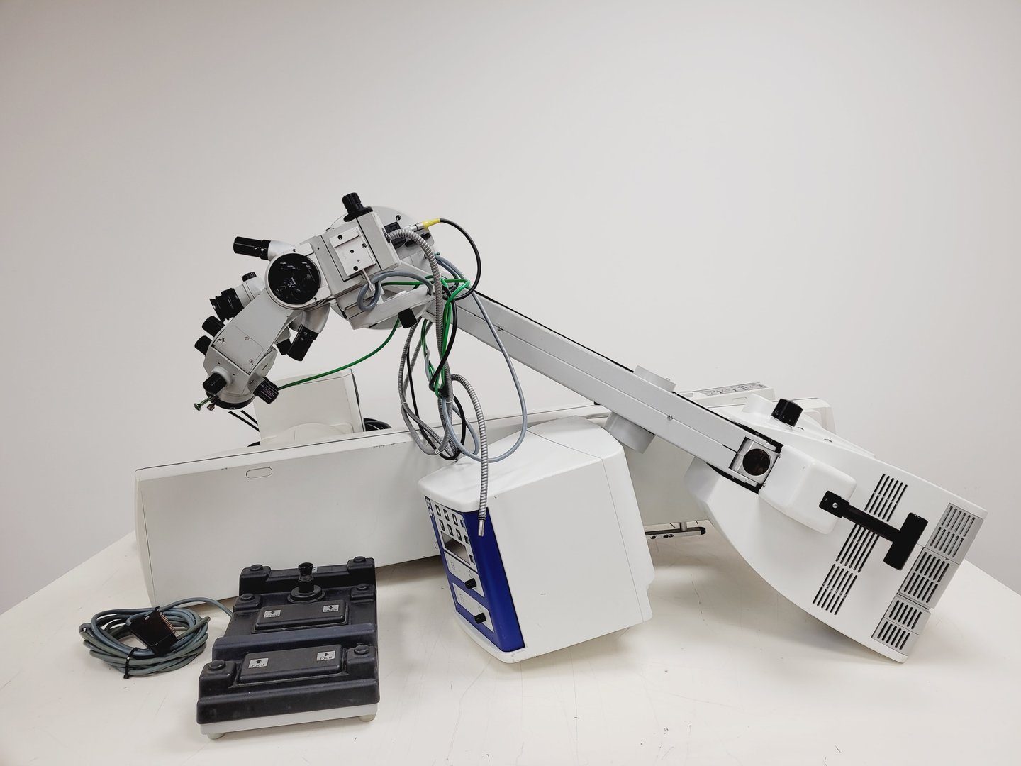 Image of Carl Zeiss OPMI VISU 210 S8 Surgical Microscope Lab