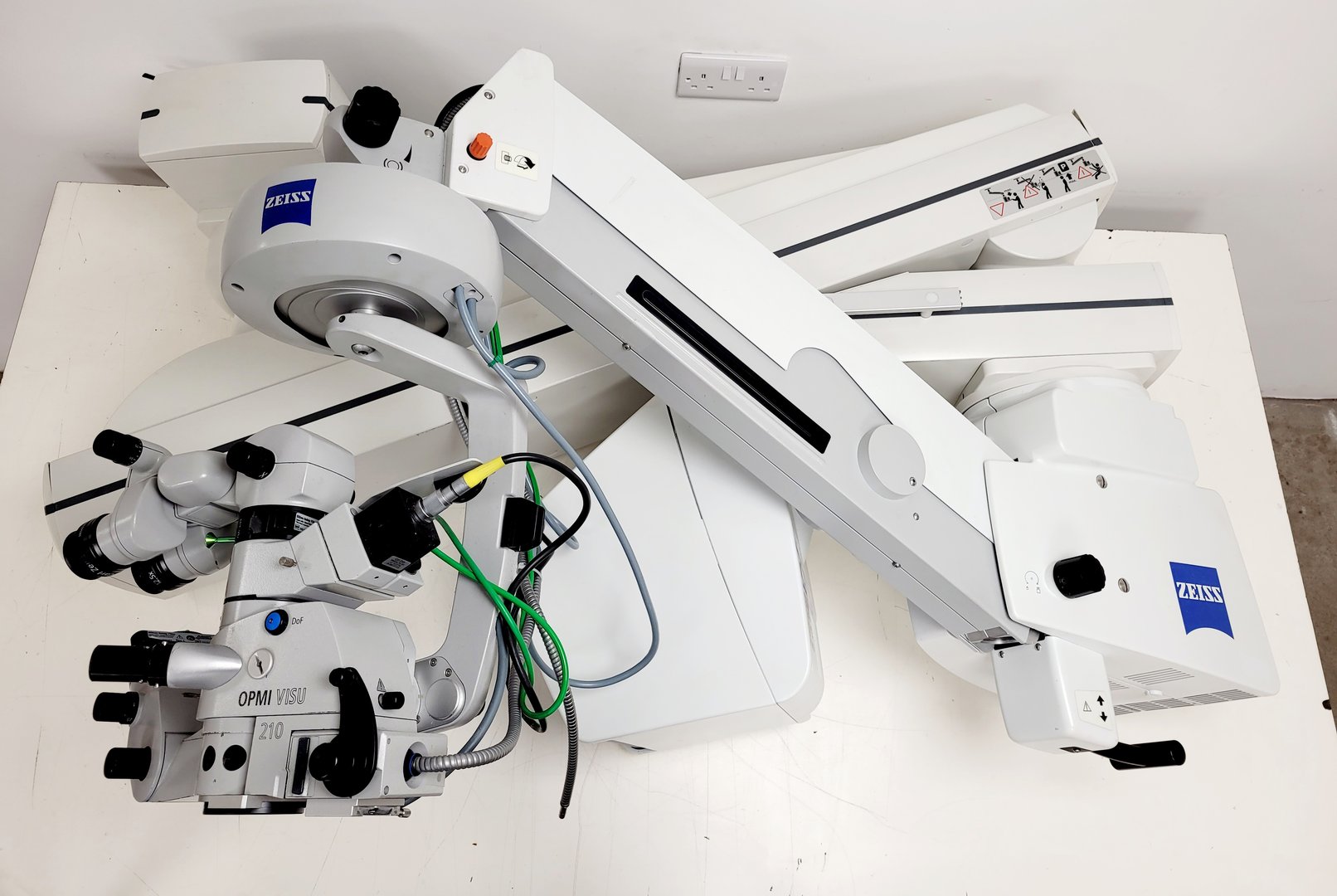 Image of Carl Zeiss OPMI VISU 210 S8 Surgical Microscope Lab