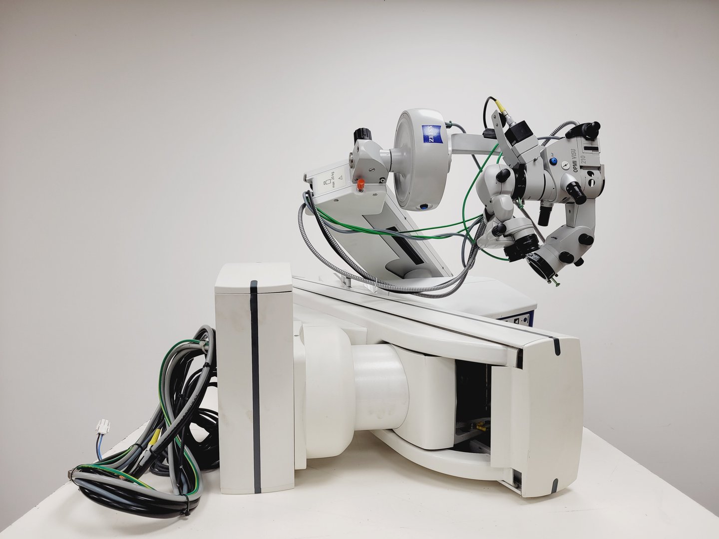 Image of Carl Zeiss OPMI VISU 210 S8 Surgical Microscope Lab