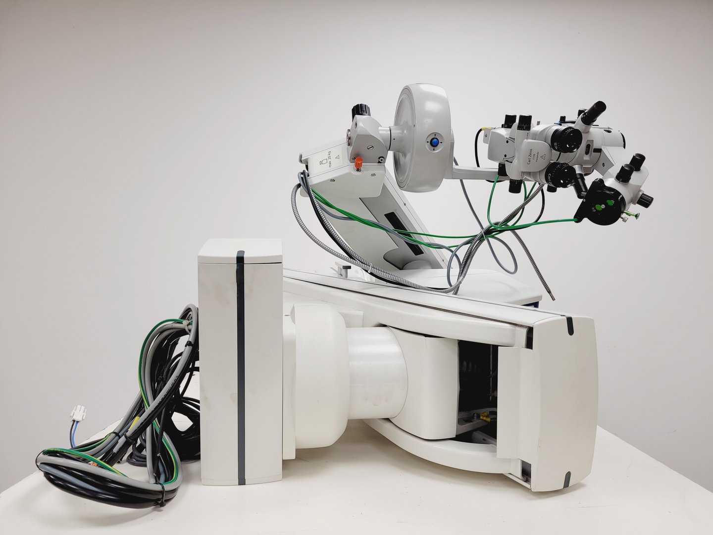 Image of Carl Zeiss OPMI VISU 210 S8 Surgical Microscope Lab