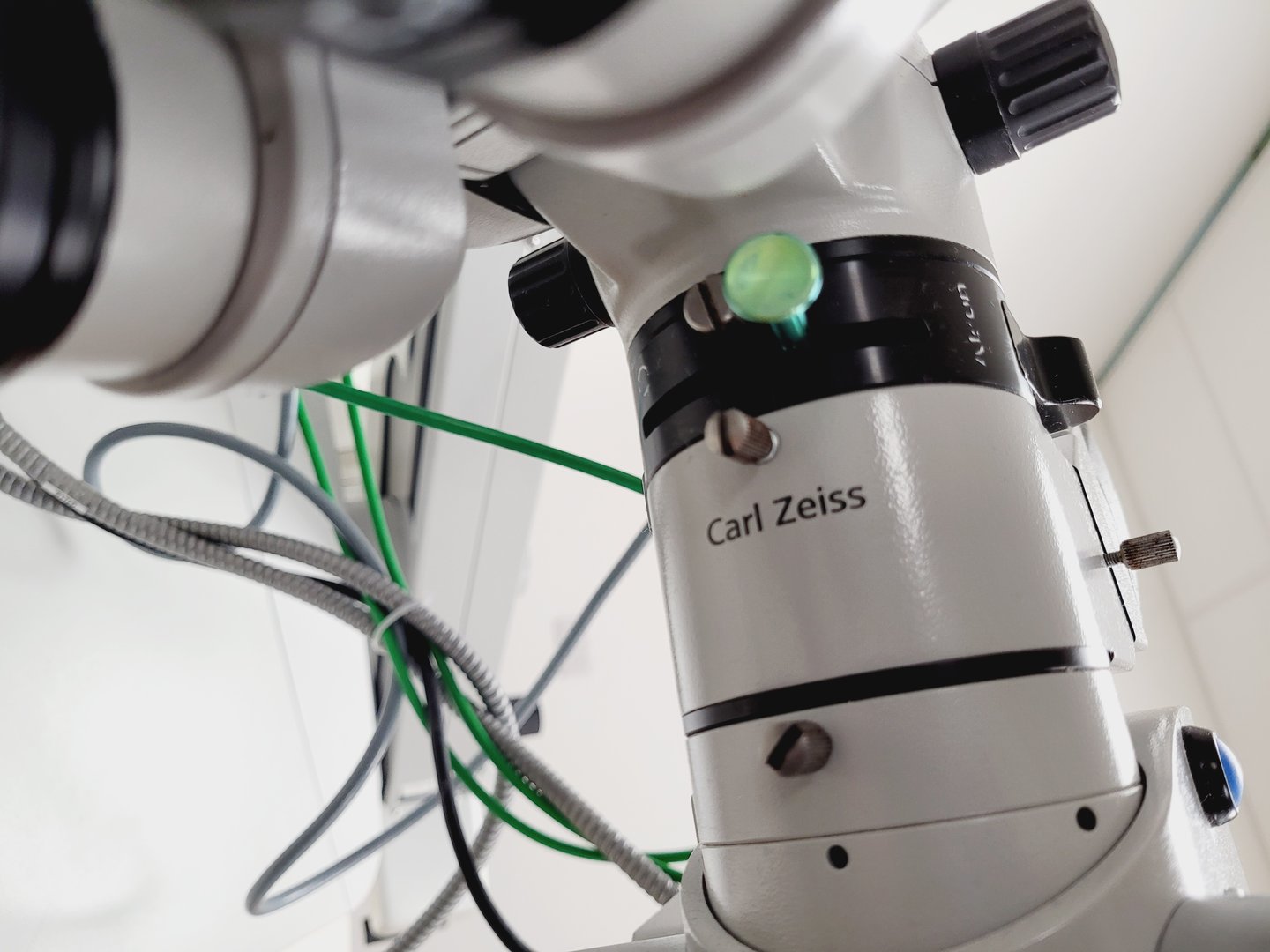 Image of Carl Zeiss OPMI VISU 210 S8 Surgical Microscope Lab