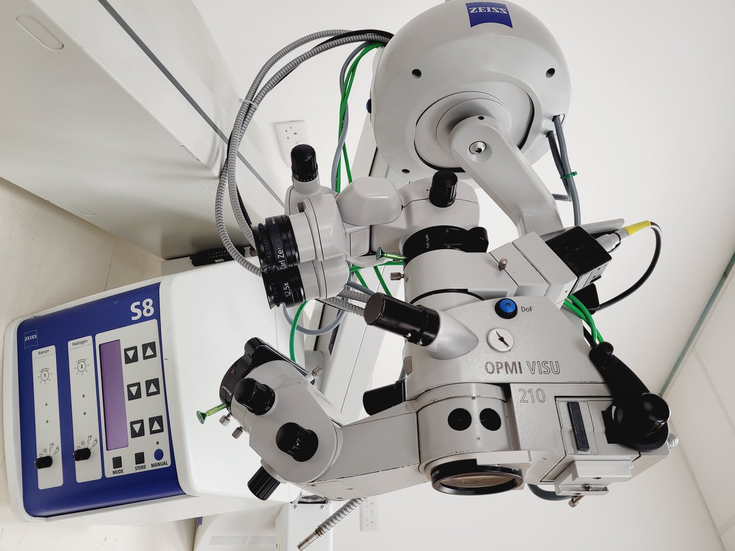 Image of Carl Zeiss OPMI VISU 210 S8 Surgical Microscope Lab