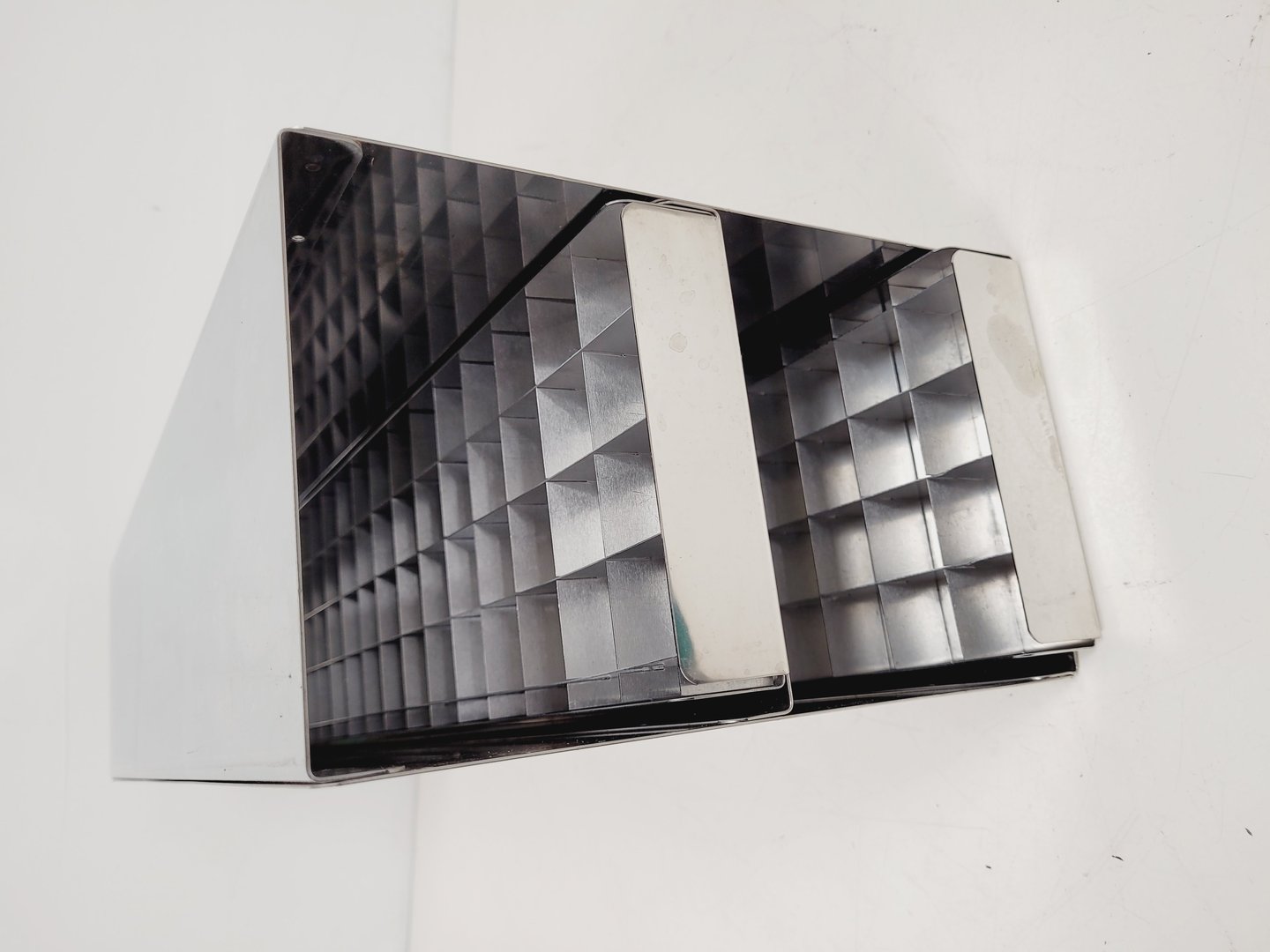 Image of 24 x Units of Ultra-Low Temperature Freezer Racking ULT - L56 W14.5 H24cm Lab