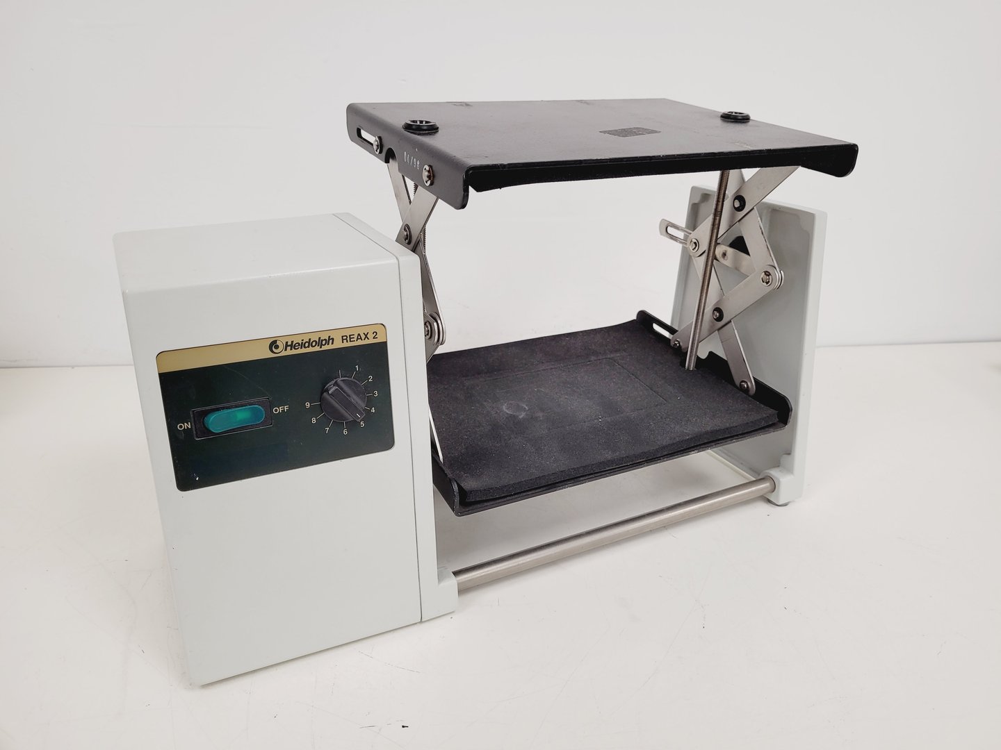 Image of Heidolph REAX 2 Shaker Mixer with Universal Adaptor Lab