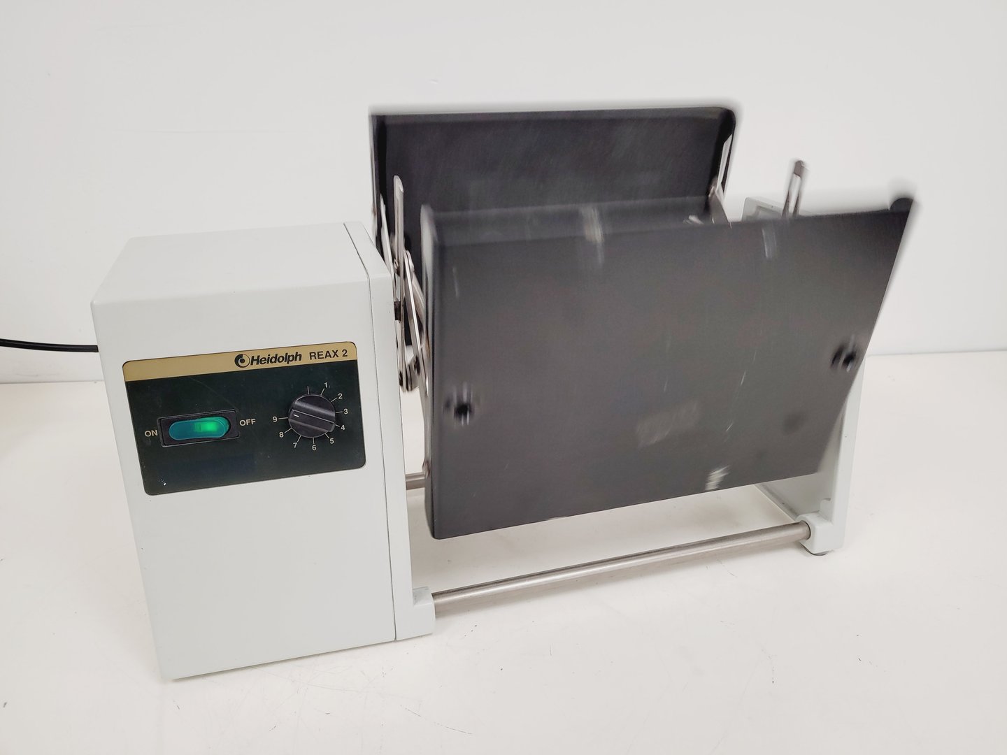 Image of Heidolph REAX 2 Shaker Mixer with Universal Adaptor Lab