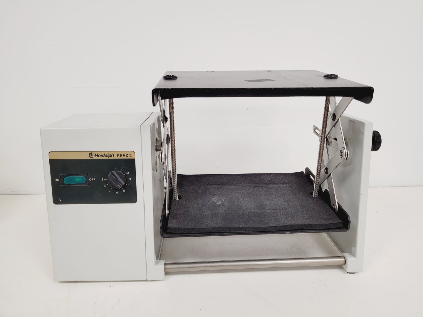 Image of Heidolph REAX 2 Shaker Mixer with Universal Adaptor Lab