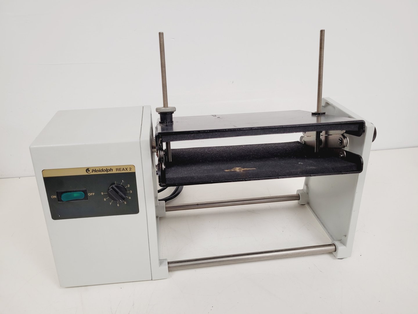 Image of Heidolph REAX 2 Shaker Mixer with Universal Adaptor Lab