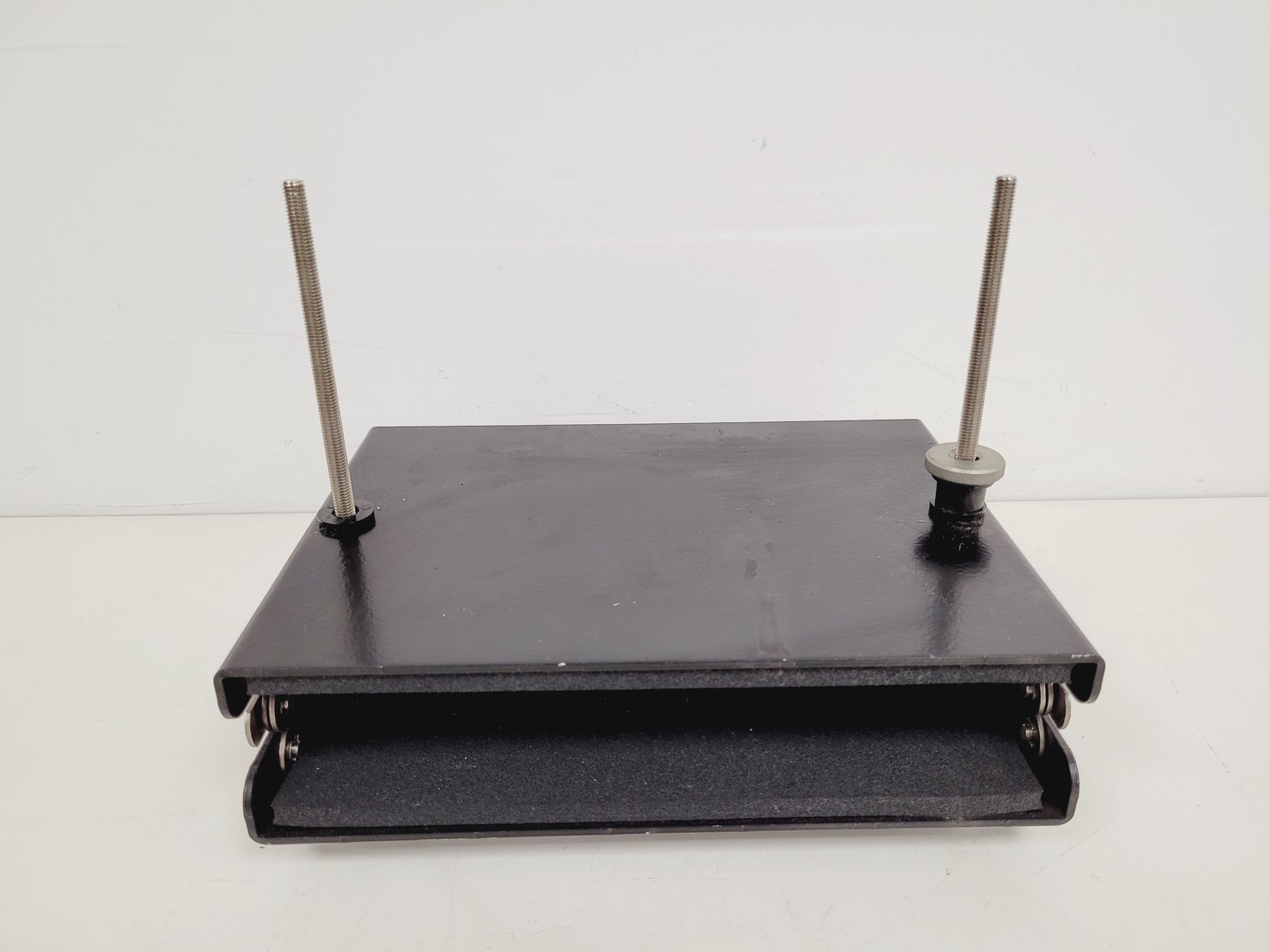 Image of Heidolph REAX 2 Shaker Mixer with Universal Adaptor Lab