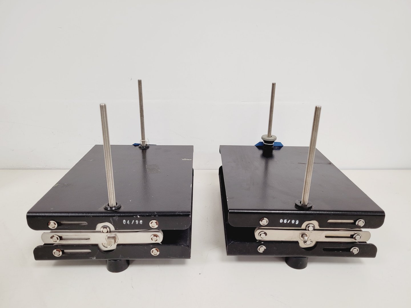 Image of Heidolph REAX 2 Shaker Mixer with Universal Adaptor Lab