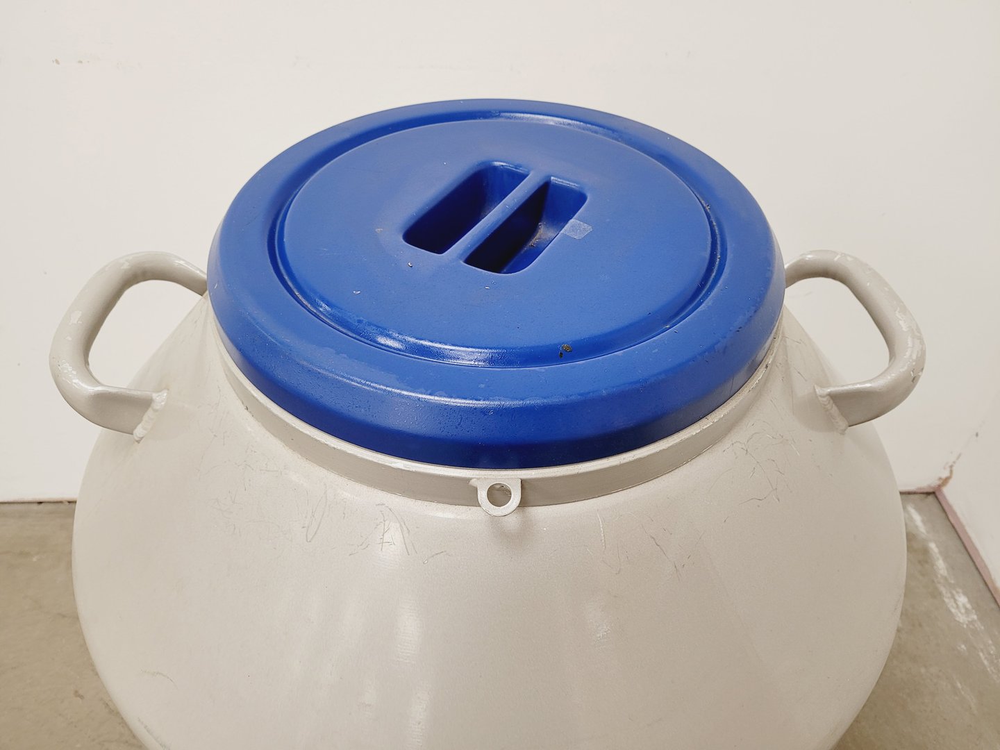 Image of Taylor-Wharton Jencons-PLS 4800 RS Series LS4800 Liquid Nitrogen Dewar  Lab