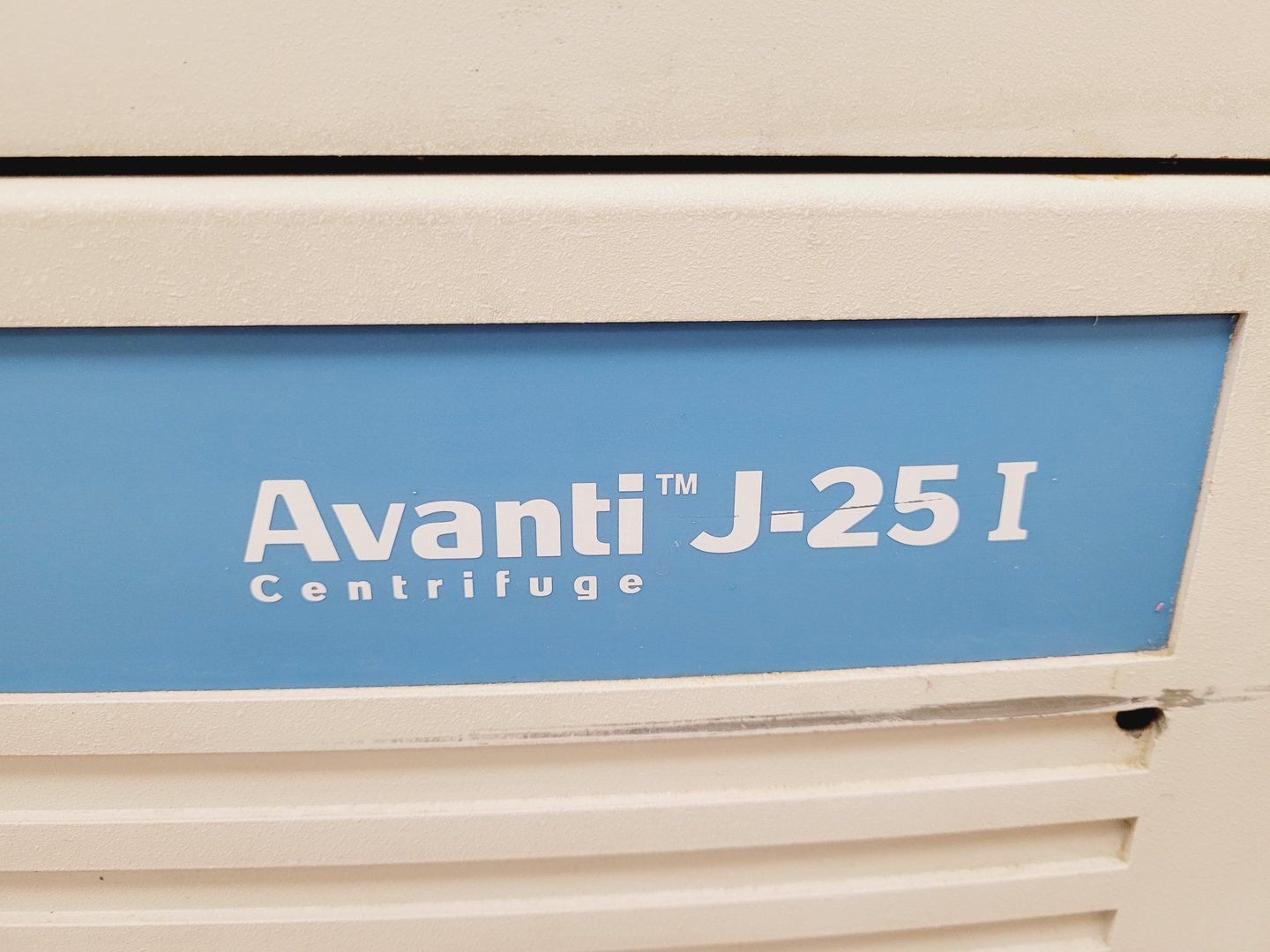 Image of Beckman Avanti Model J-25 I Refrigerated Centrifuge Lab
