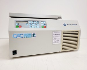 Thumbnail image of Sanyo MSE Mistral 2000R Refrigerated Benchtop Centrifuge with 4500rpm Rotor Lab