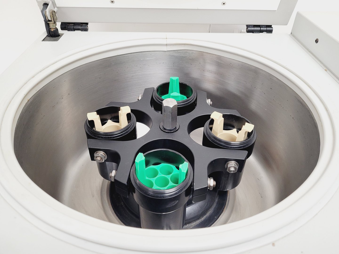 Image of Sanyo MSE Harrier 18/80 Refrigerated Centrifuge with 6500rpm Rotor Lab