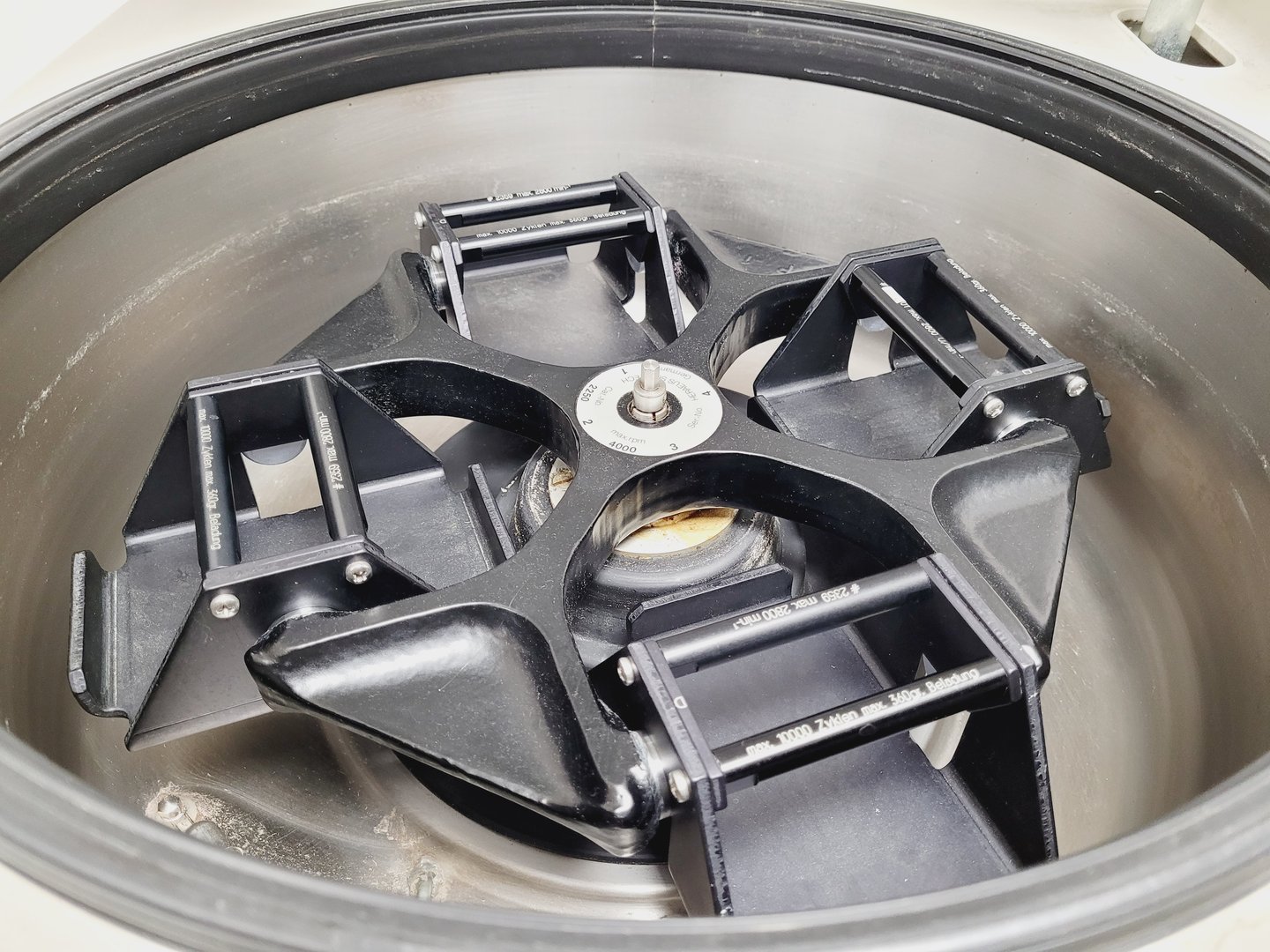 Image of Heraeus Sepatech Omnifuge 2.0RS Laboratory Centrifuge Lab