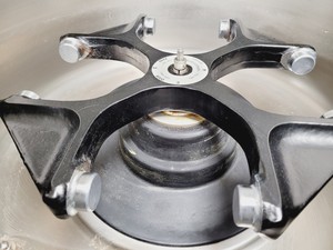 Thumbnail image of Heraeus Sepatech Omnifuge 2.0RS Laboratory Centrifuge Lab