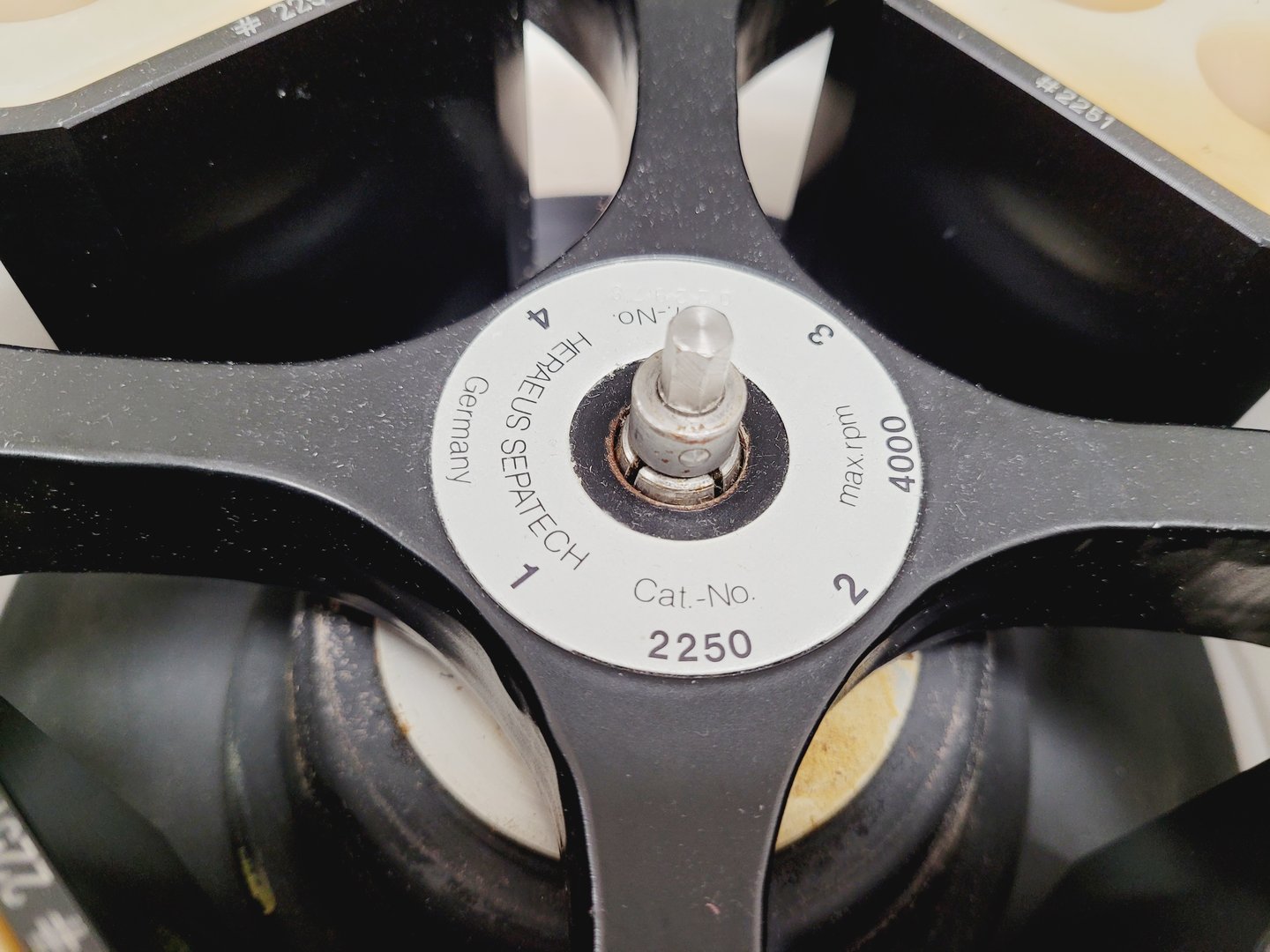 Image of Heraeus Sepatech Omnifuge 2.0RS Laboratory Centrifuge Lab
