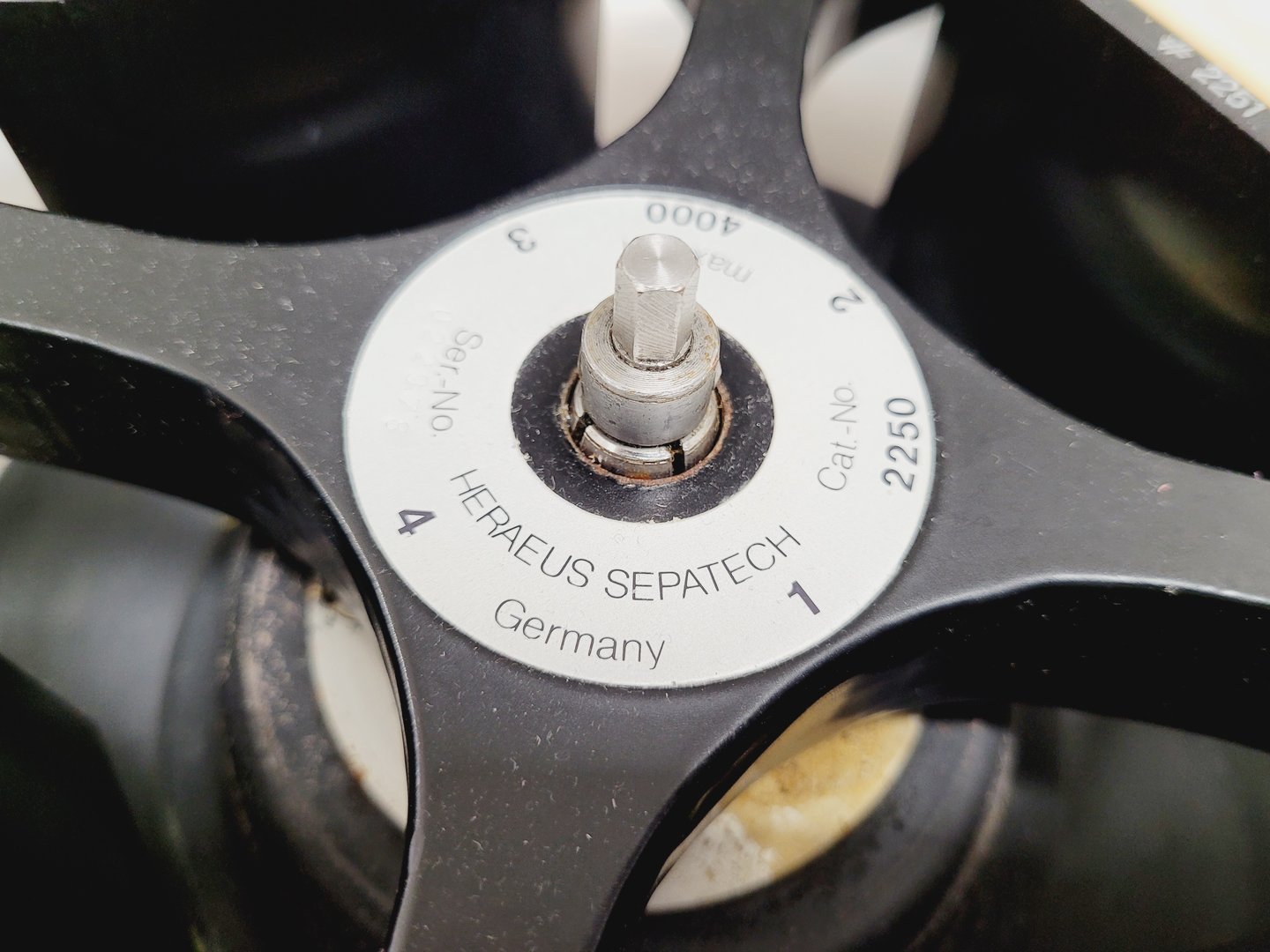 Image of Heraeus Sepatech Omnifuge 2.0RS Laboratory Centrifuge Lab
