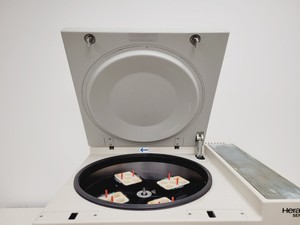 Thumbnail image of Heraeus Sepatech Omnifuge 2.0RS Laboratory Centrifuge Lab