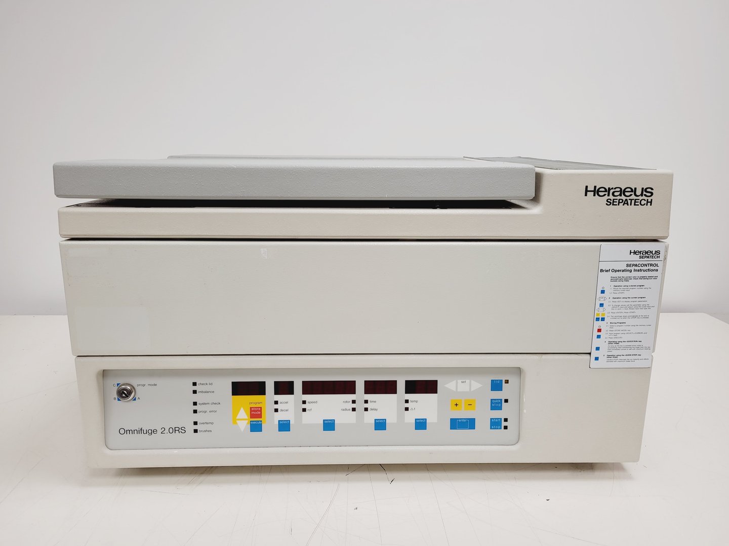 Image of Heraeus Sepatech Omnifuge 2.0RS Laboratory Centrifuge Lab