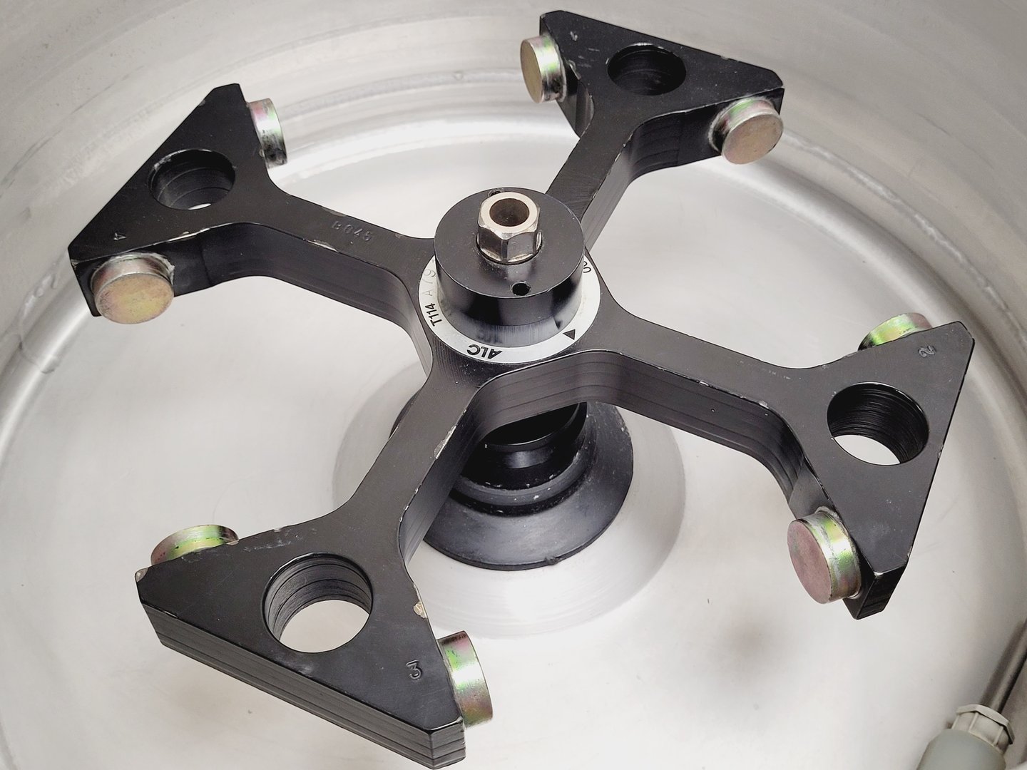 Image of ALC 4237R Refrigerated Centrifuge with 4 x Rotors & Accessories Lab