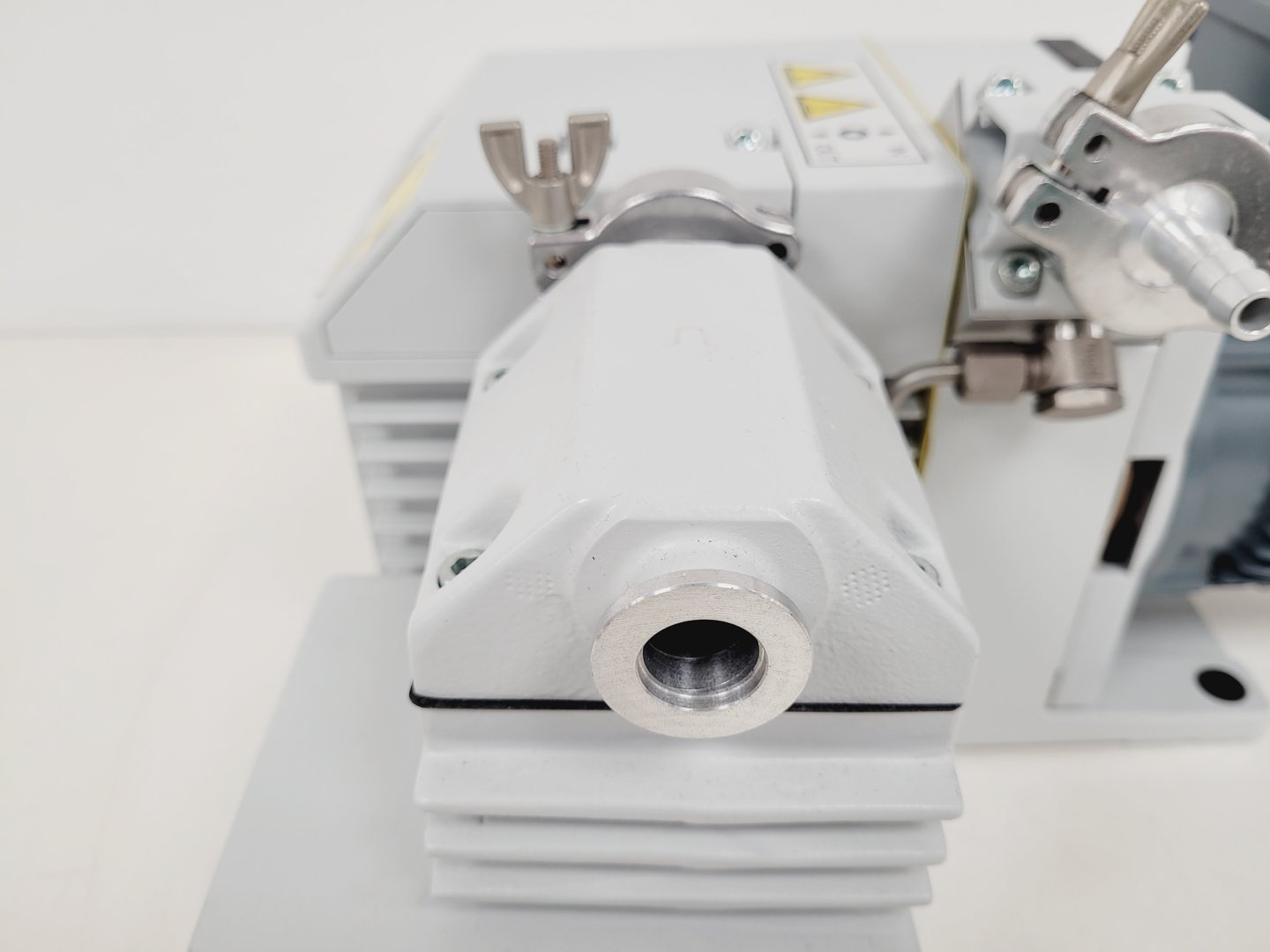 Image of Oerlikon Trivac D8B Leybold AR 4-8 Vacuum Pump Lab