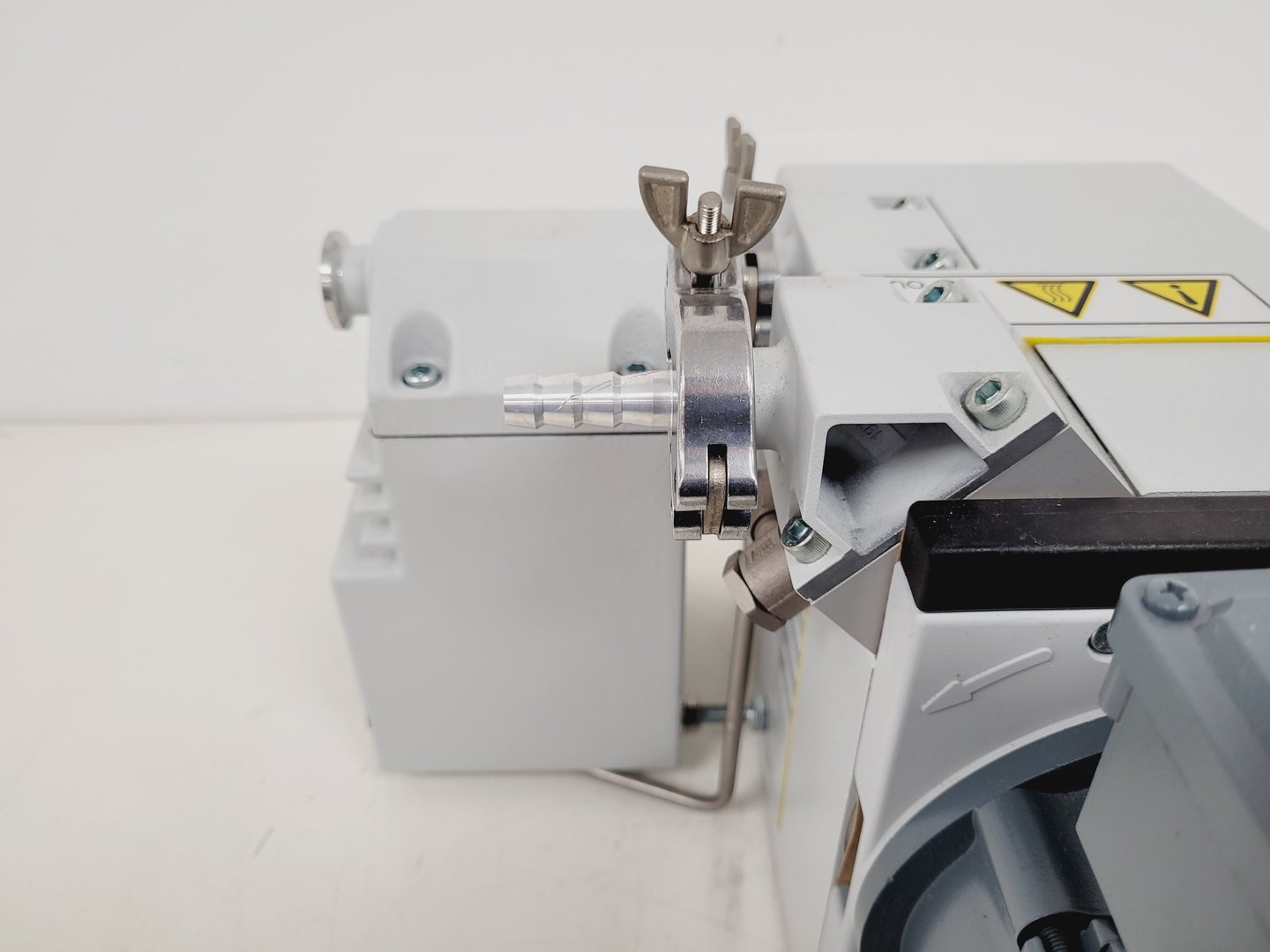Image of Oerlikon Trivac D8B Leybold AR 4-8 Vacuum Pump Lab
