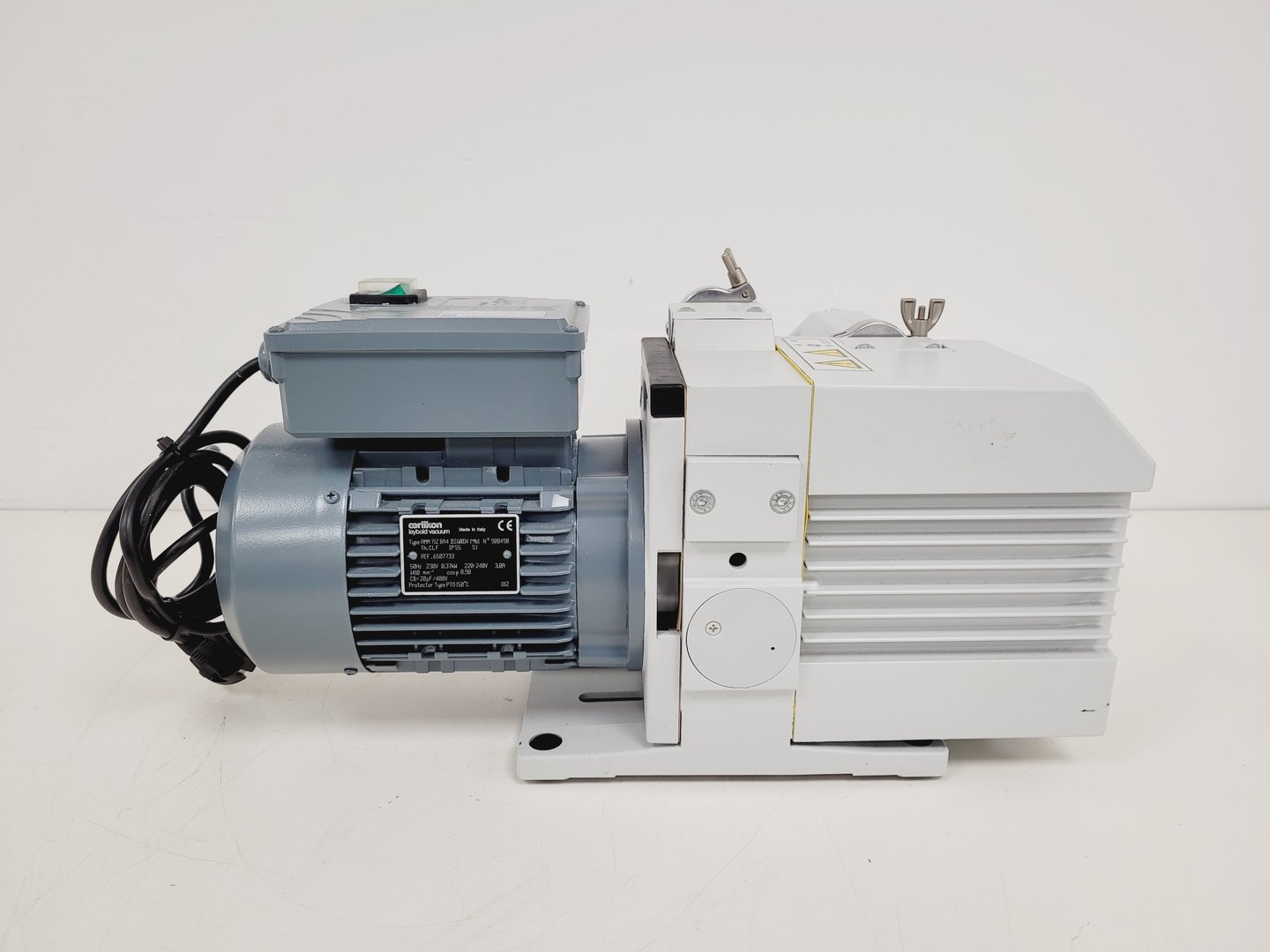 Image of Oerlikon Trivac D8B Leybold AR 4-8 Vacuum Pump Lab