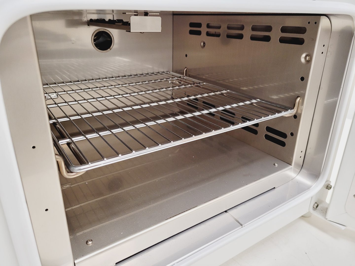 Image of Thermo Electron Corporation Heraeus Type-T T6030 Heating Drying Oven Lab