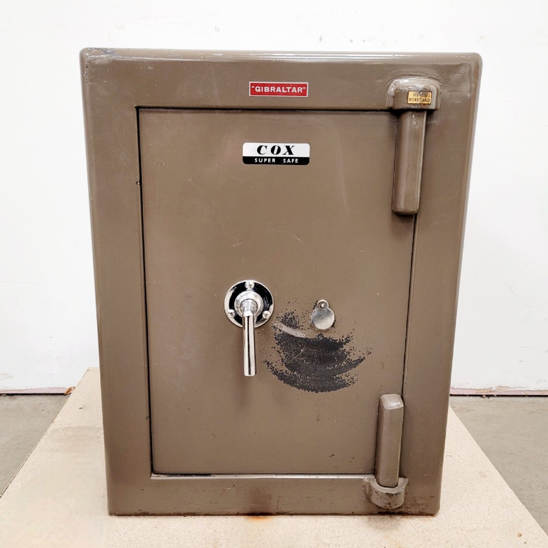 Image of Cox "Gibraltar" Super Bank Safe with Keys