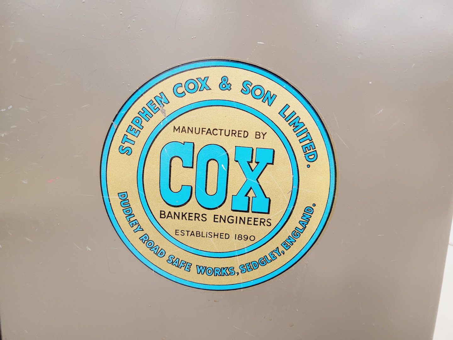 Image of Cox "Gibraltar" Super Bank Safe with Keys