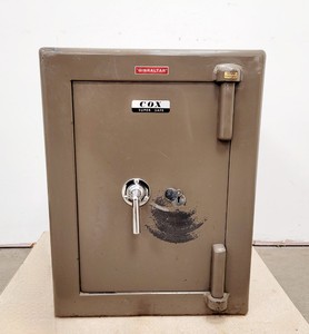 Thumbnail image of Cox "Gibraltar" Super Bank Safe with Keys
