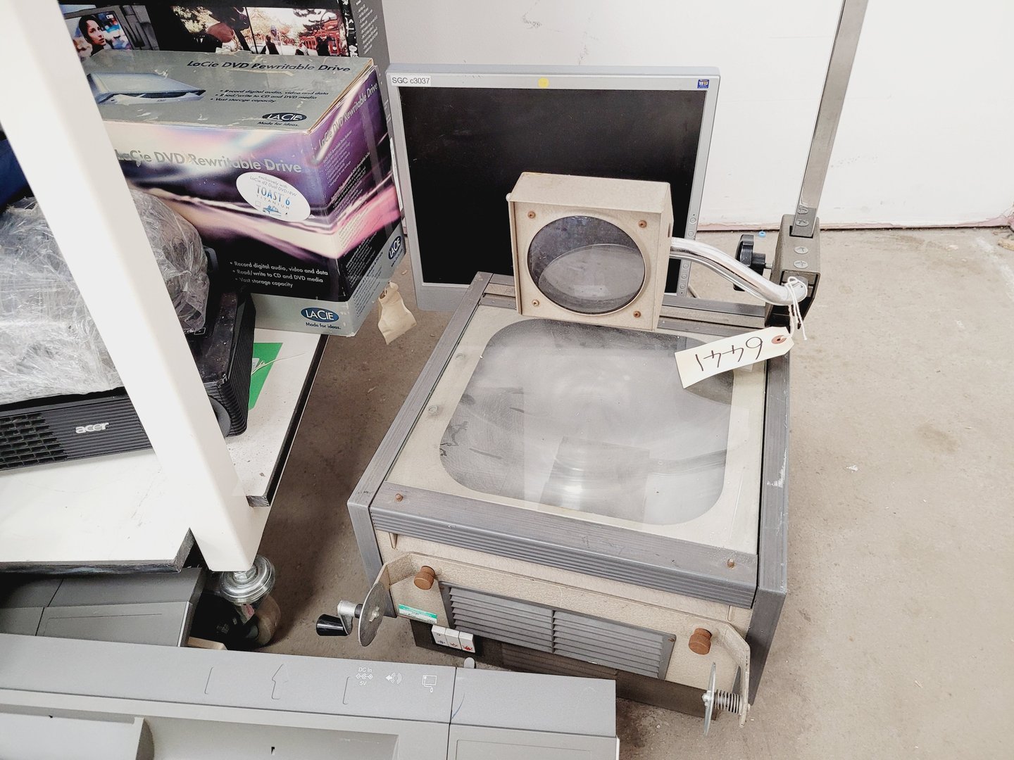 Image of Large IT & AV Equipment Job Lot - Projectors, Cameras, VHS, DVD, - Nikon, JVC,