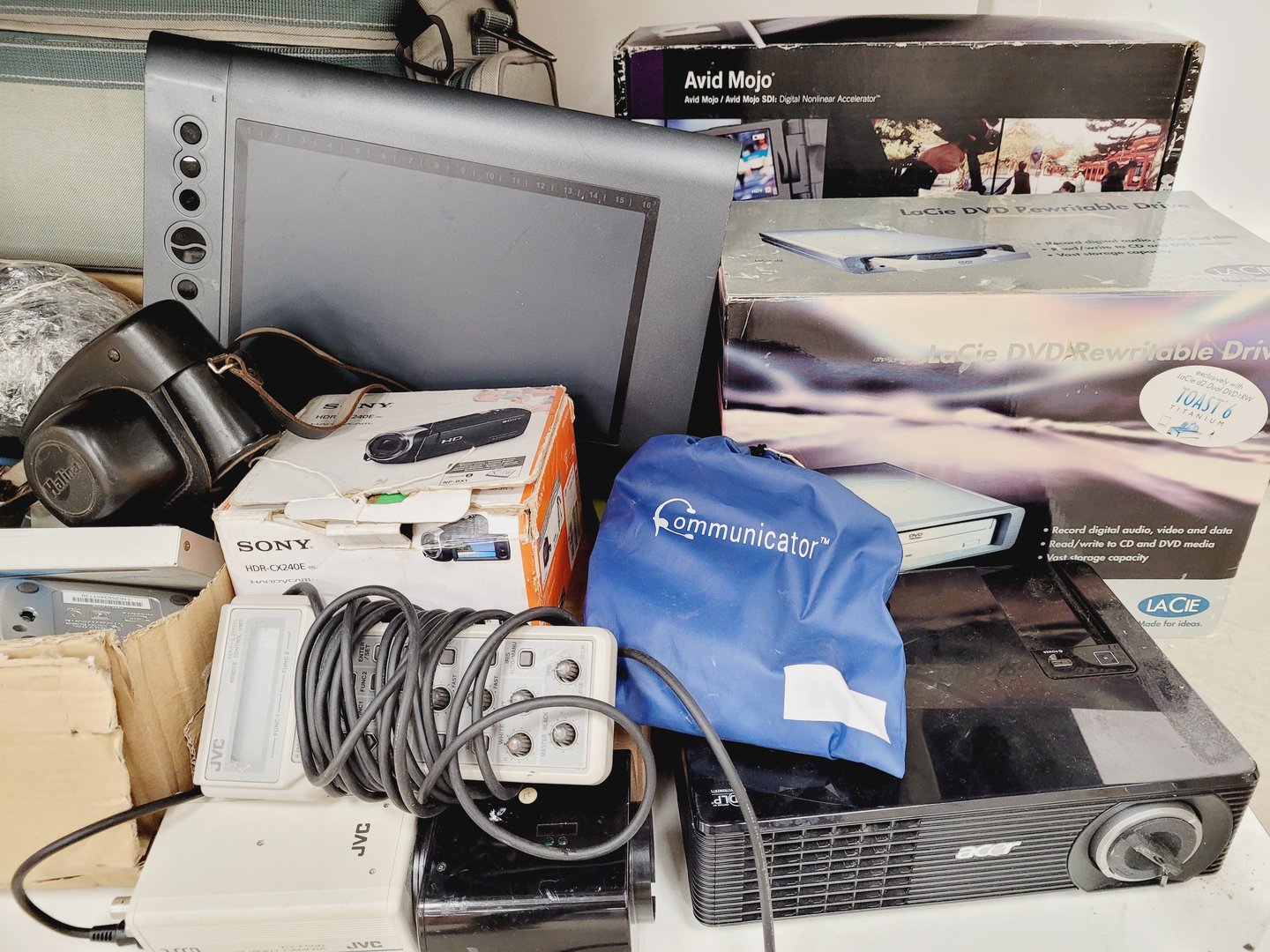 Image of Large IT & AV Equipment Job Lot - Projectors, Cameras, VHS, DVD, - Nikon, JVC,