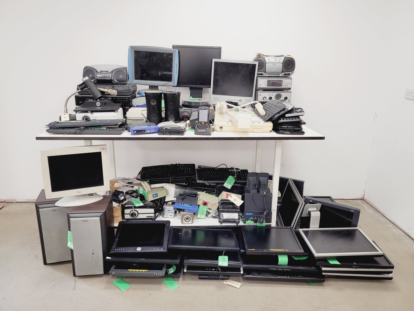 Image of Large Job Lot of Multimedia AV/IT Equipment - Displays, Cameras, Keyboards, PCs 