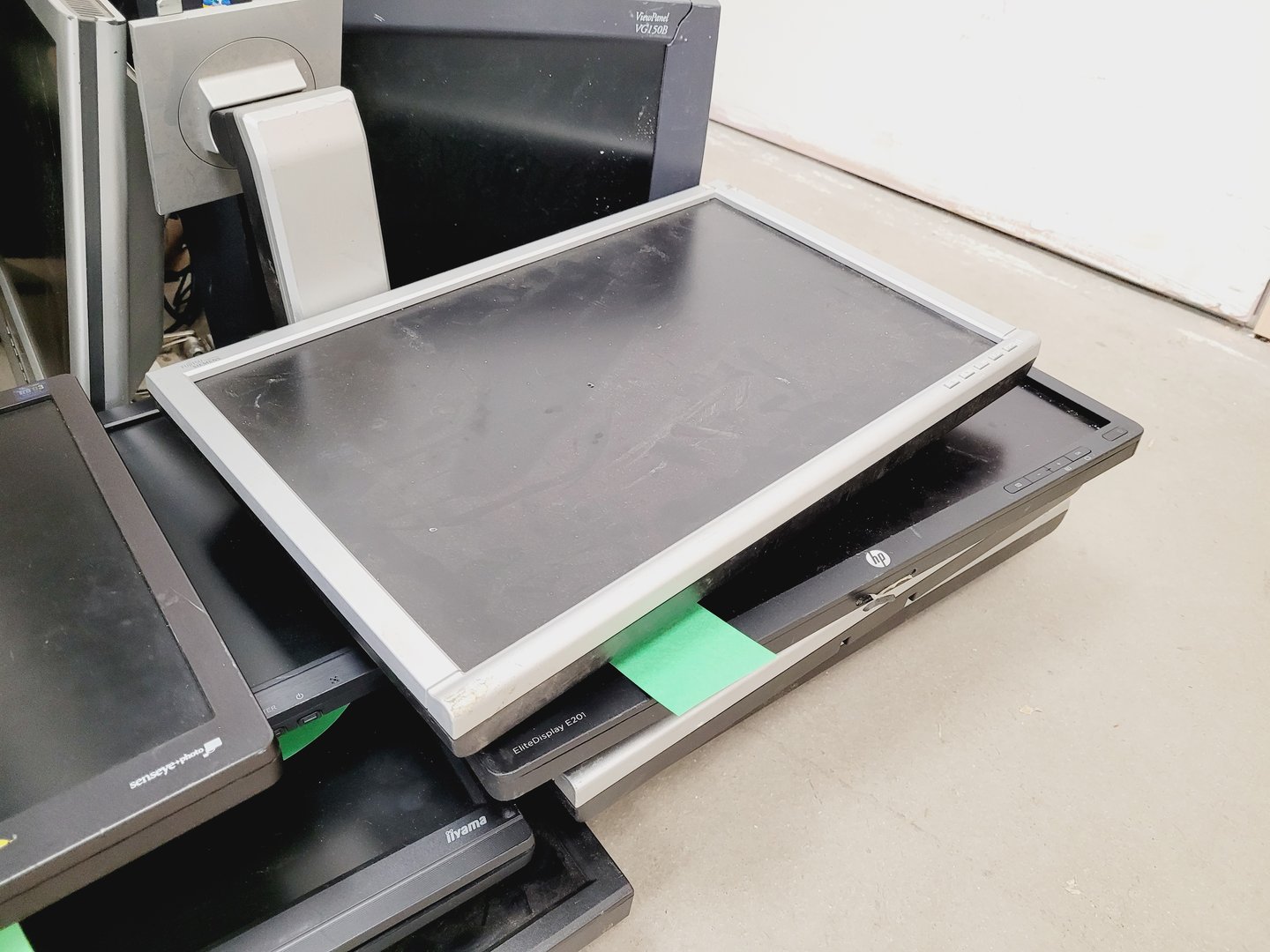 Image of Large Job Lot of Multimedia AV/IT Equipment - Displays, Cameras, Keyboards, PCs 