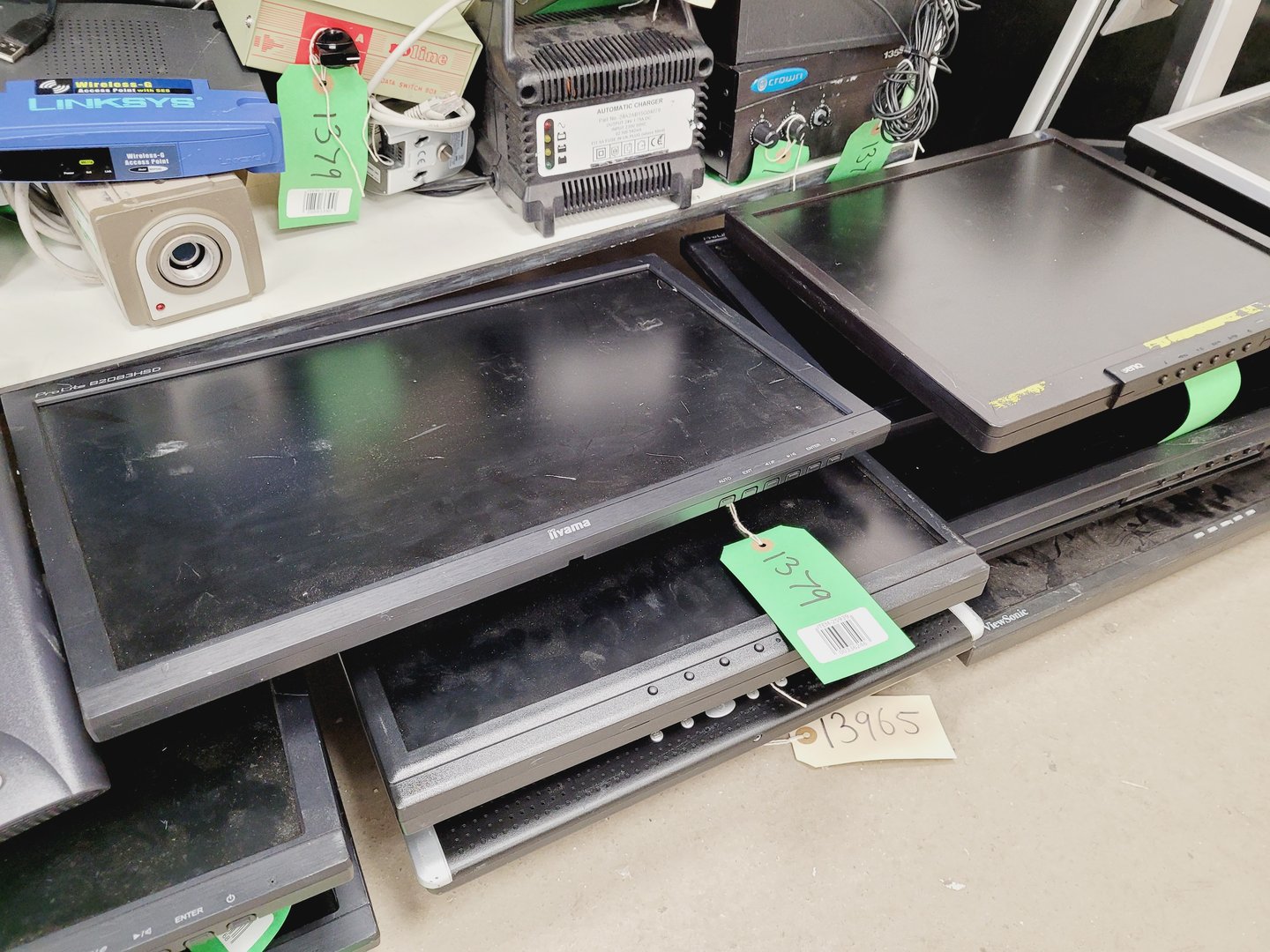 Image of Large Job Lot of Multimedia AV/IT Equipment - Displays, Cameras, Keyboards, PCs 