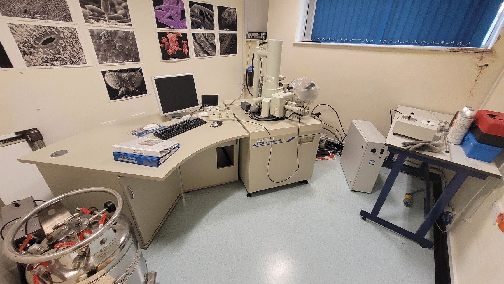 Image of JEOL JSM-6390 LV Scanning Electron Microscope SEM & Gatan Alto 2100 Cryo Chamber