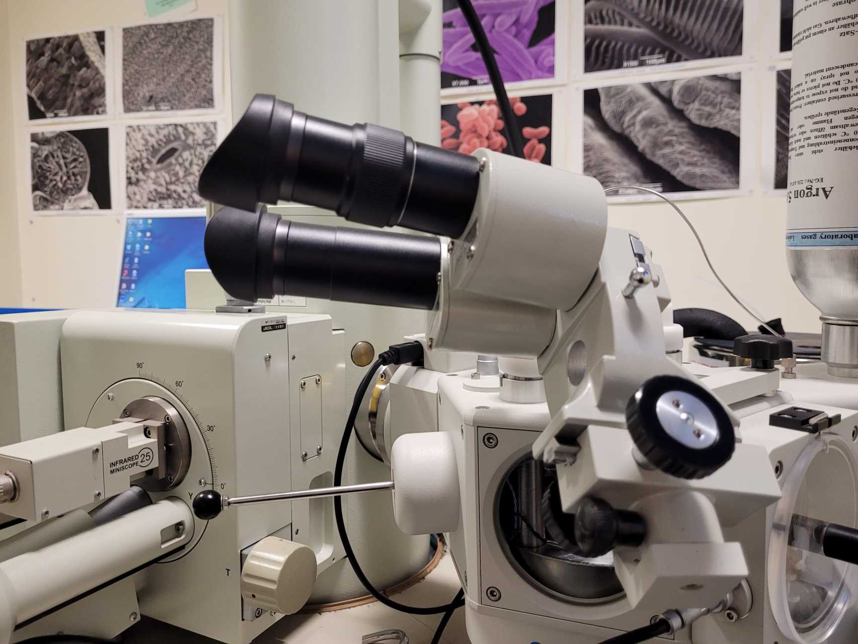 Image of JEOL JSM-6390 LV Scanning Electron Microscope SEM & Gatan Alto 2100 Cryo Chamber