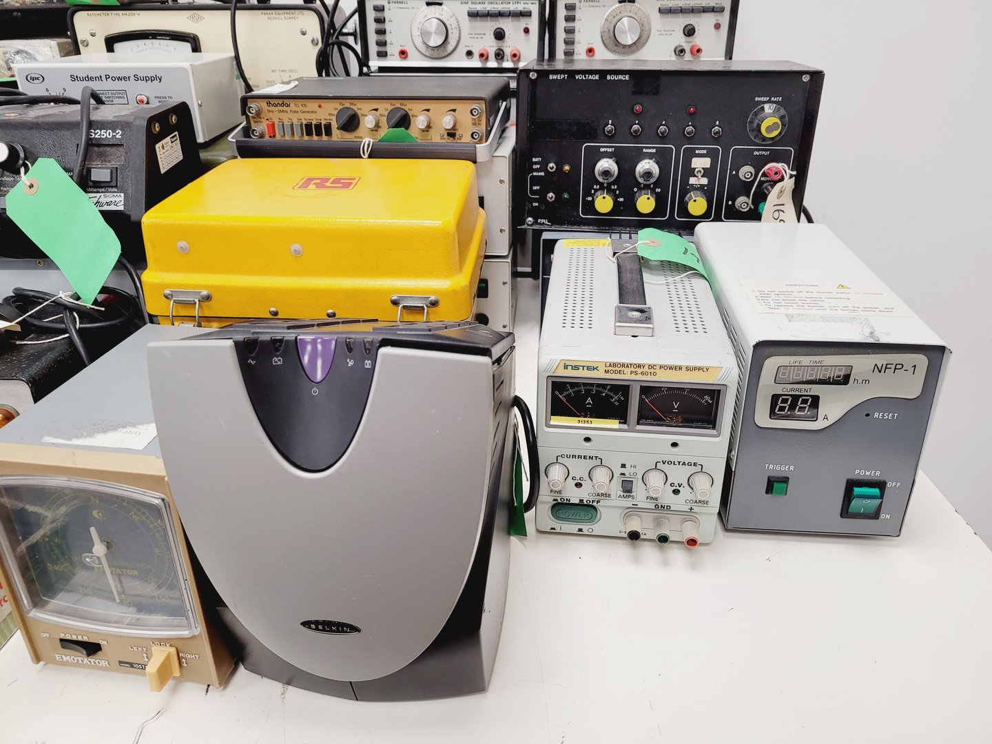 Image of Large Lot Electrical Engineering Units Pulse Function Generators, Power Supplies