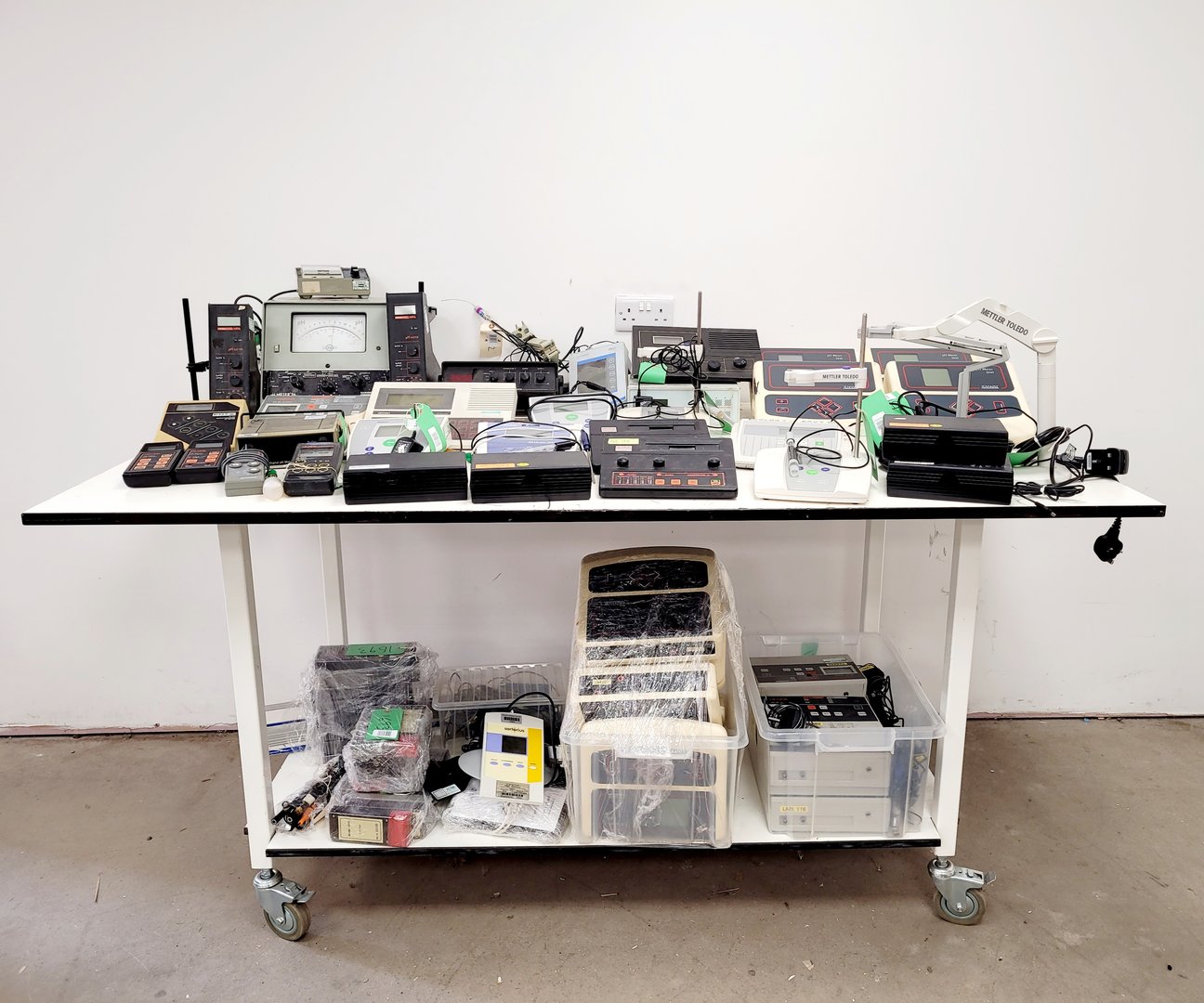 Image of Job Lot of Laboratory pH Meters & Probes - Hanna, Mettler, Jenway Lab