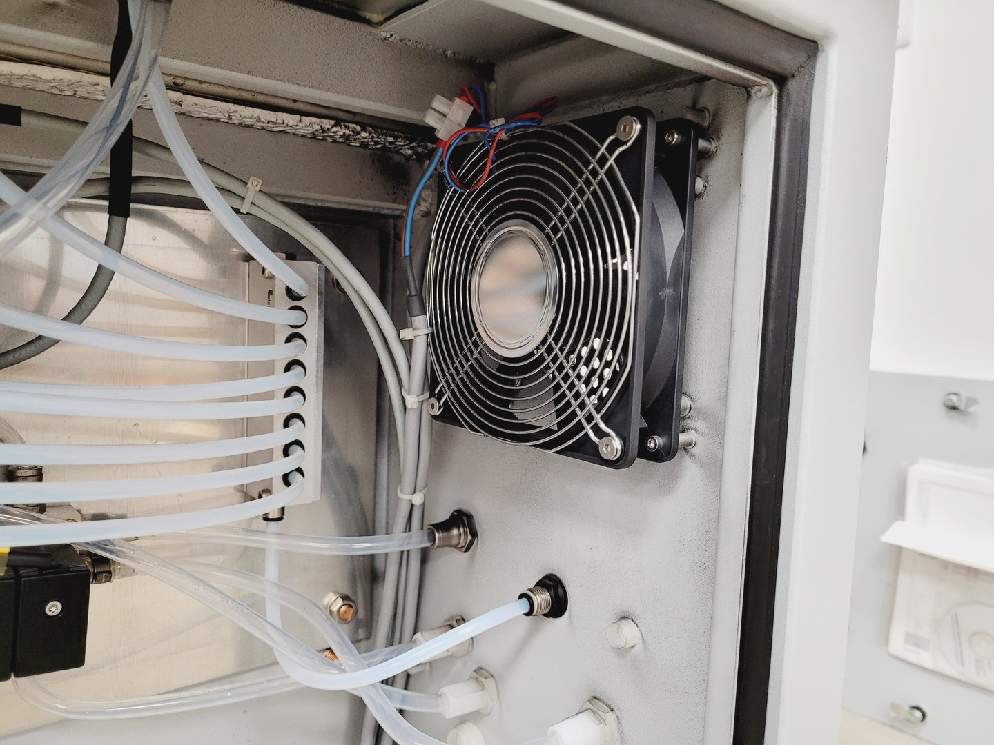 Image of Chemspeed Technologies SLT 106 Accelerator Synthesizer Lab