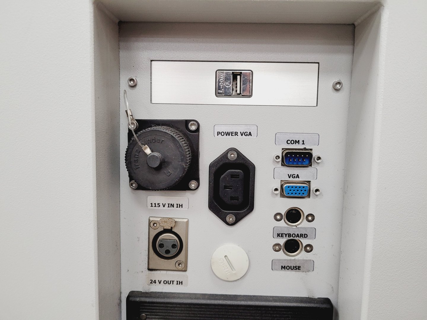 Image of Chemspeed Technologies SLT 106 Accelerator Synthesizer Lab