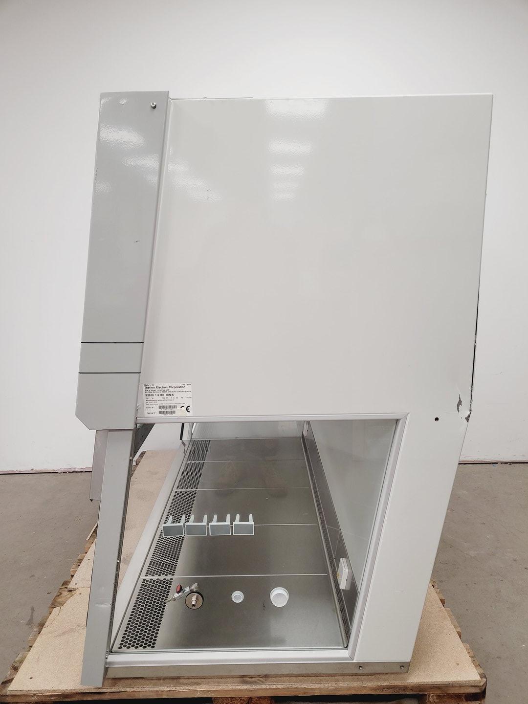 Image of Thermo Electron Holten LaminAir Class II Safety Cabinet Lab