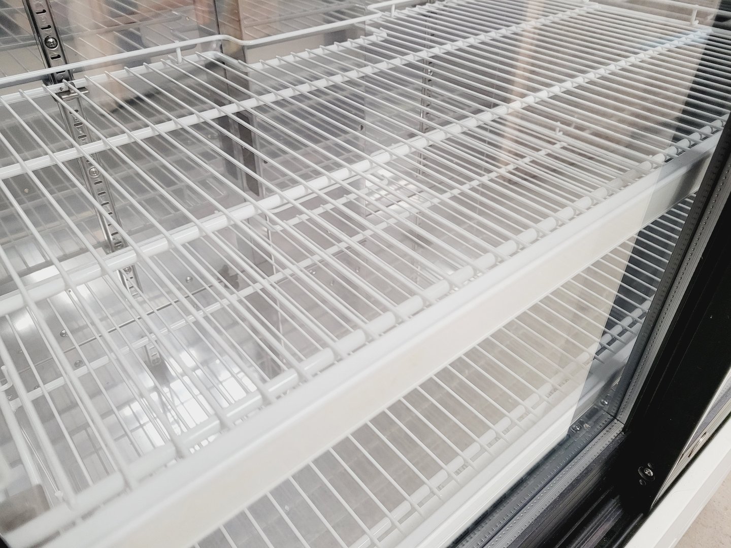 Image of Sanyo Pharmaceutical Refrigerator MPR-513 Lab