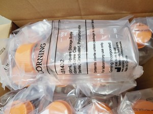 Thumbnail image of Large Job Lot of Plastic Corning Erlenmeyer Flasks & Bottles Various Sizes Lab